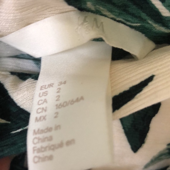 Nwt H&M mini wrap skirt palm leaf pattern - Picture 6 of 10